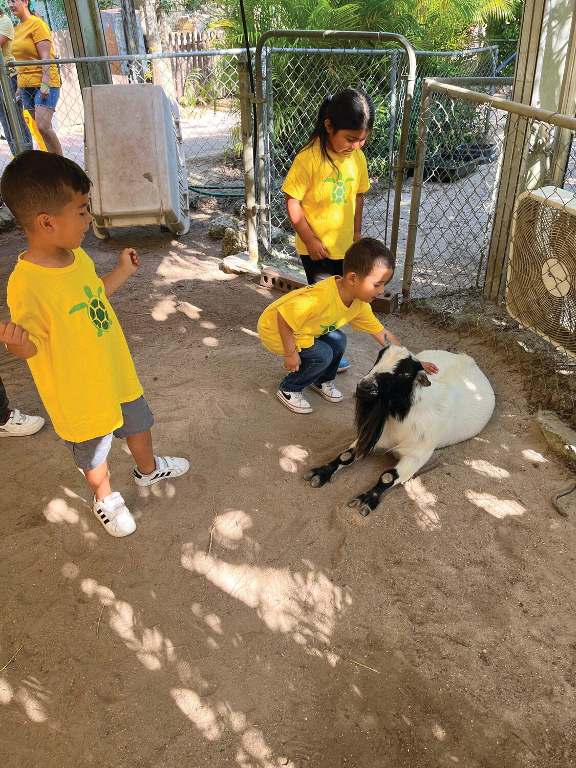 FORT MYERS -- LaBelle Elementary School Pre-K students enjoyed meeting the animals at Shell Factory on a recent field trip. [Photo courtesy LES]
